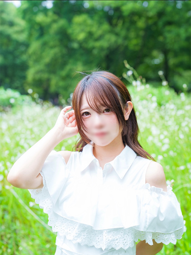 愛川みなみ